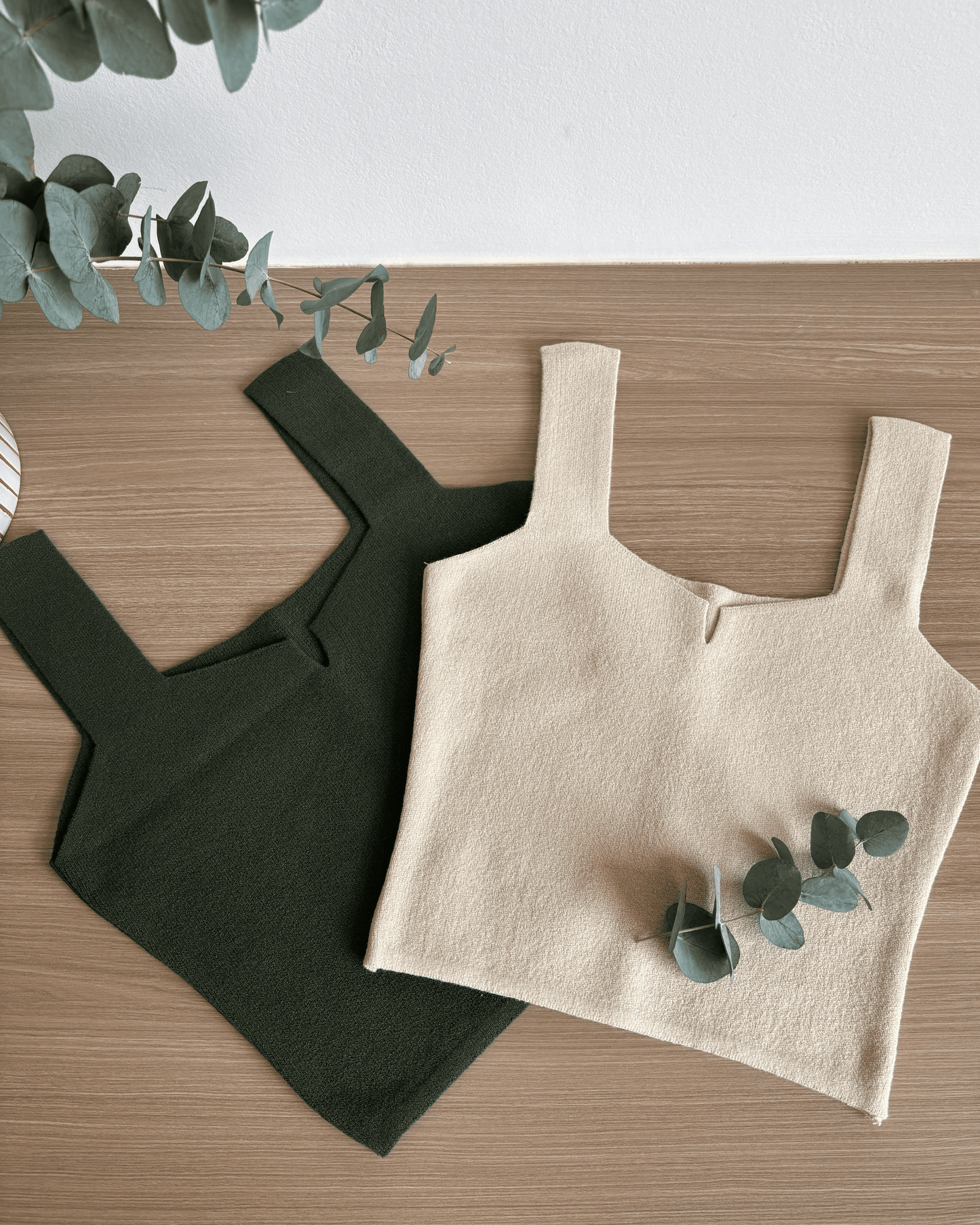 Cropped tricot modal decote Bruna